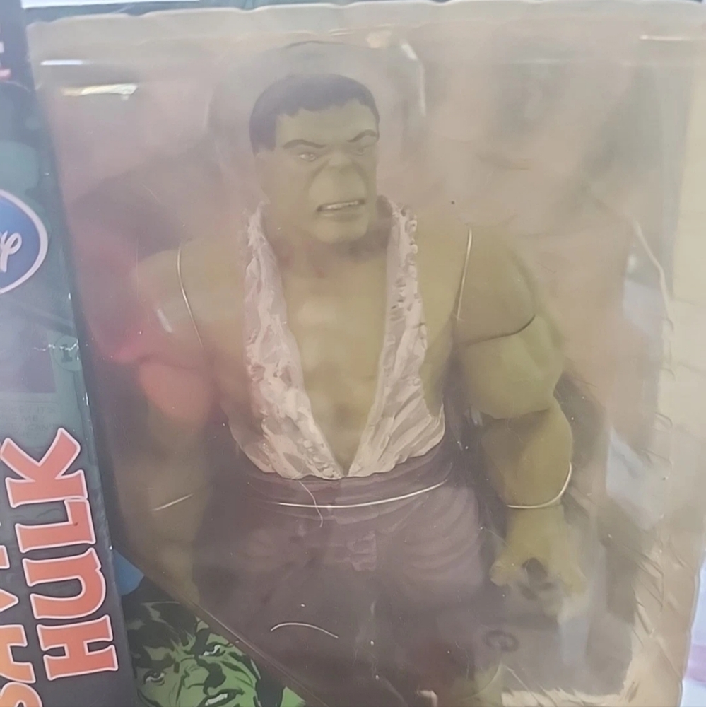 Marvel Select Savage Hulk Action Figure View 3